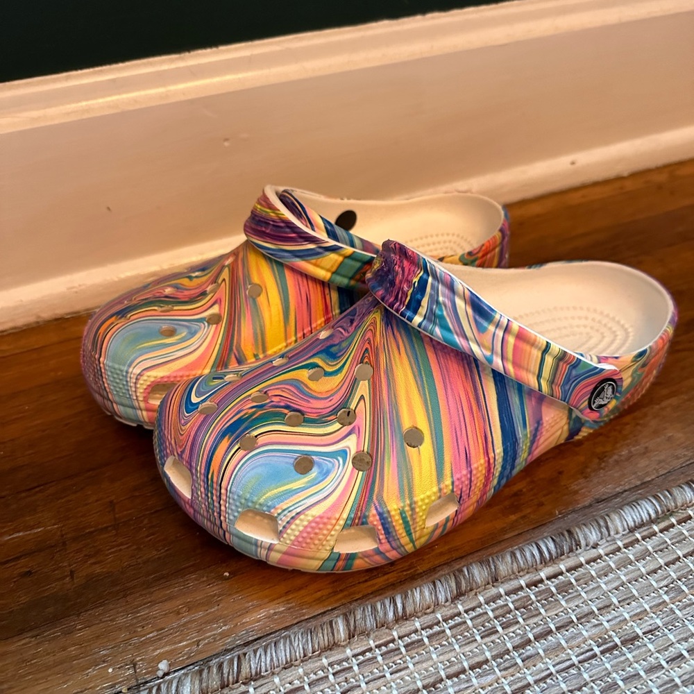 Crocs Classic Out of This World II Clogs/Crocs Classic Solar Rainbow Clogs M6/W8